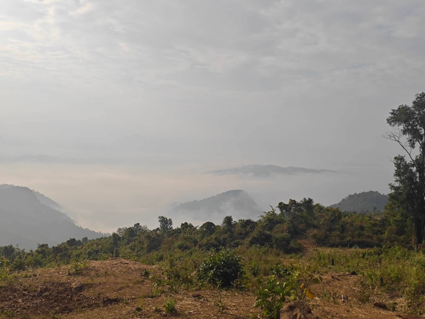 Ban Som Mountain & Cave – Chomphet District